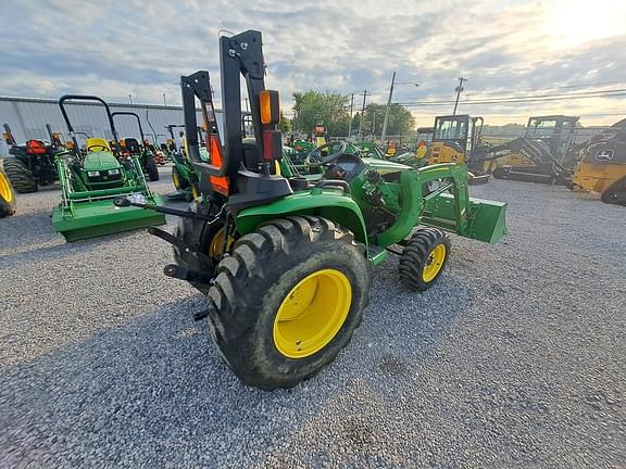 Image of John Deere 3025E equipment image 1