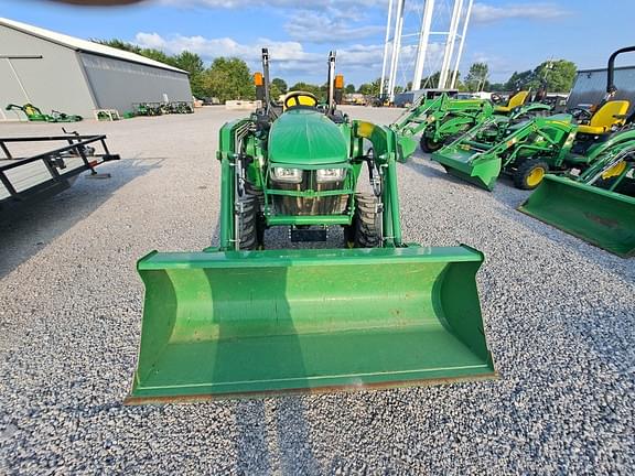 Image of John Deere 3025E equipment image 3