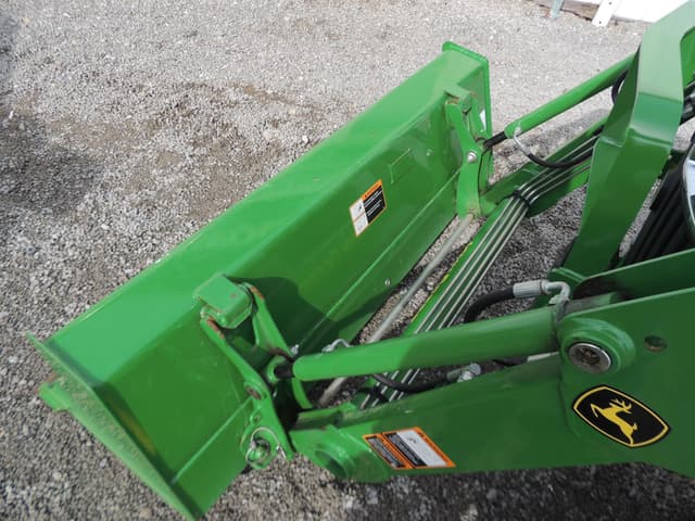 Image of John Deere 3025E equipment image 4