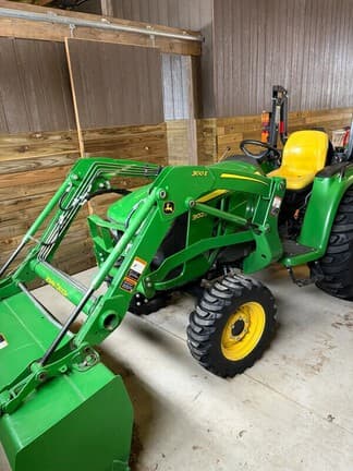Image of John Deere 3025E Image 1