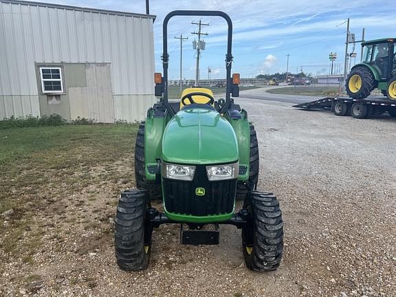 Image of John Deere 3025E equipment image 3