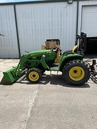 Image of John Deere 3025E equipment image 1