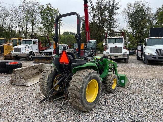 Image of John Deere 3025E equipment image 4