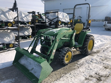 Main image John Deere 3032E