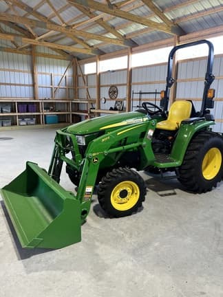 Image of John Deere 3032E equipment image 1