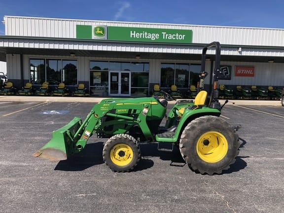 Main image John Deere 3032E