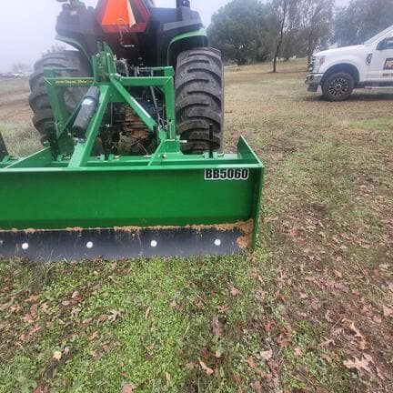 Image of John Deere 3032E equipment image 2