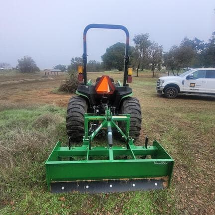 Image of John Deere 3032E equipment image 1