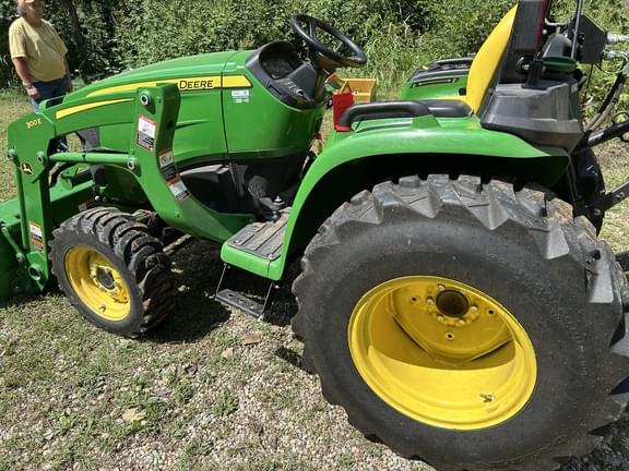 Image of John Deere 3032E equipment image 2