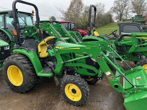 Main image John Deere 3032E