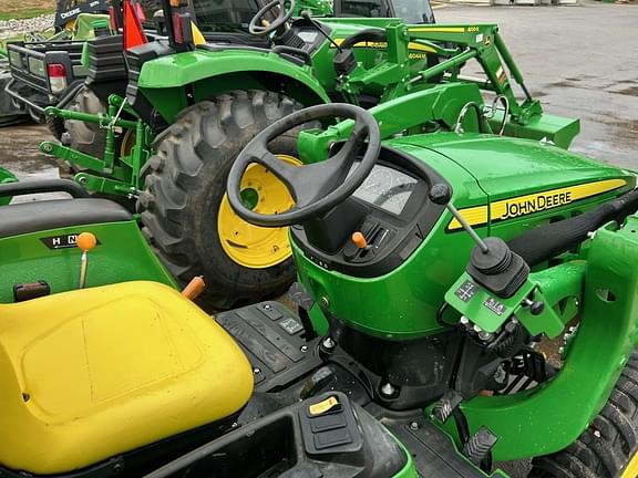 Image of John Deere 3032E equipment image 1