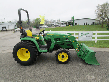 Main image John Deere 3032E