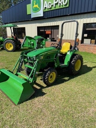 Main image John Deere 3032E
