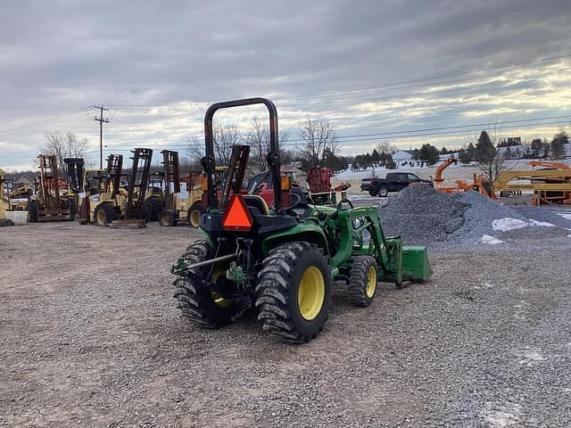 Image of John Deere 3032E equipment image 3