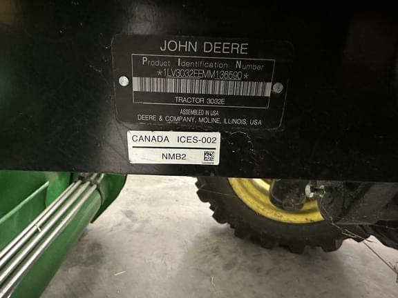Image of John Deere 3032E equipment image 4