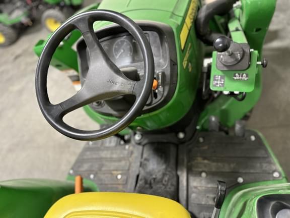 Image of John Deere 3032E equipment image 3
