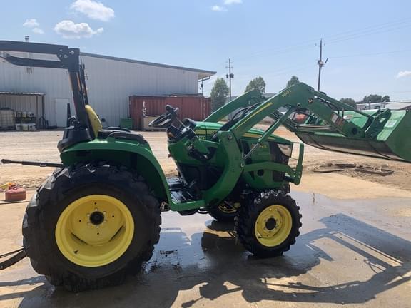 Image of John Deere 3032E equipment image 3