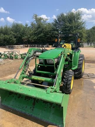 Main image John Deere 3032E
