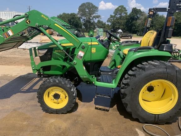 Image of John Deere 3032E equipment image 1