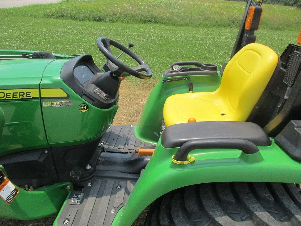Image of John Deere 3032E Image 1