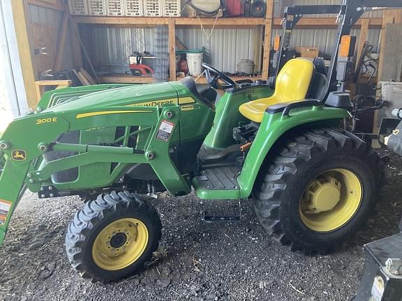 Image of John Deere 3032E equipment image 1