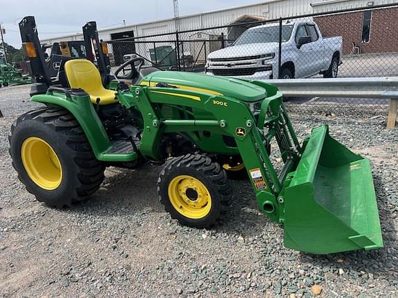 Image of John Deere 3032E equipment image 1