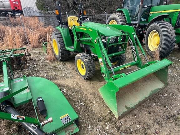 Image of John Deere 3032E equipment image 2