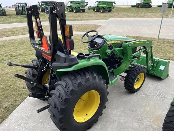 Image of John Deere 3032E equipment image 3