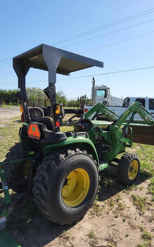 Image of John Deere 3032E equipment image 4