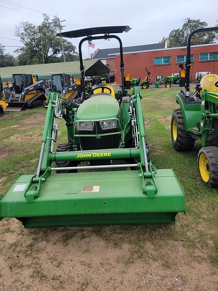 Image of John Deere 3032E equipment image 4