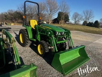 Main image John Deere 3032E