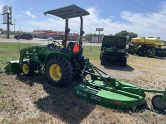 Image of John Deere 3032E equipment image 3