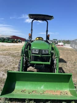 Image of John Deere 3032E equipment image 4