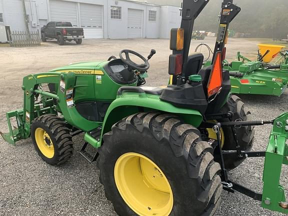 Image of John Deere 3032E equipment image 3