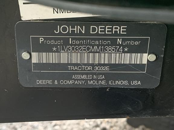 Image of John Deere 3032E equipment image 4