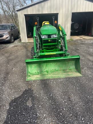 Image of John Deere 3033R equipment image 3