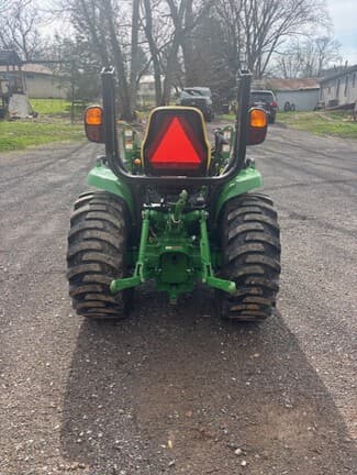 Image of John Deere 3033R equipment image 1