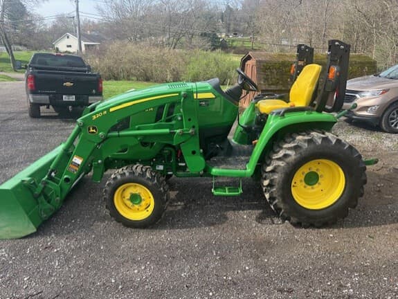 Image of John Deere 3033R equipment image 2