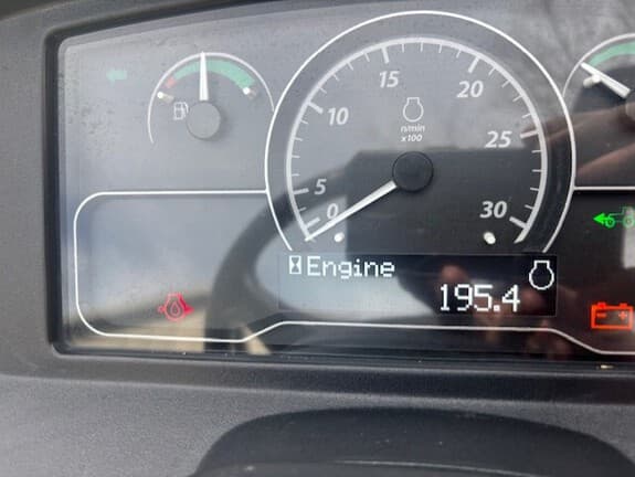 Image of John Deere 3033R equipment image 4