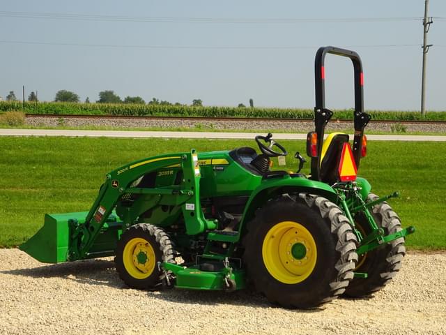 Image of John Deere 3033R equipment image 3