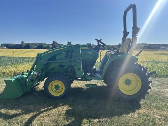 Image of John Deere 3033R Image 0