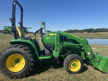 Main image John Deere 3033R