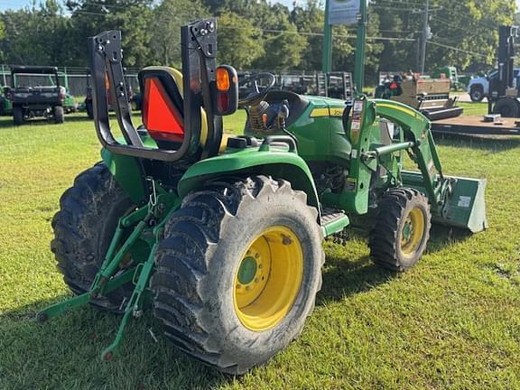 Image of John Deere 3033R equipment image 4