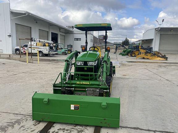 Image of John Deere 3033R equipment image 1