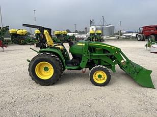 Main image John Deere 3033R 1