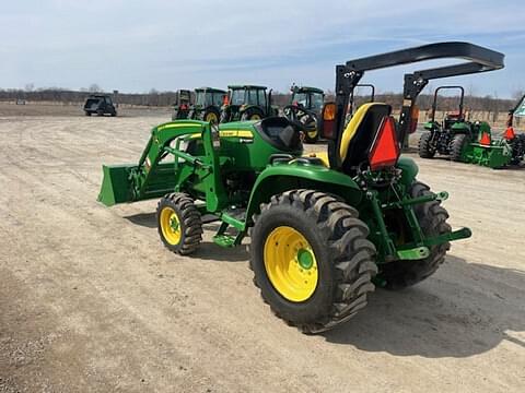 Image of John Deere 3033R equipment image 1