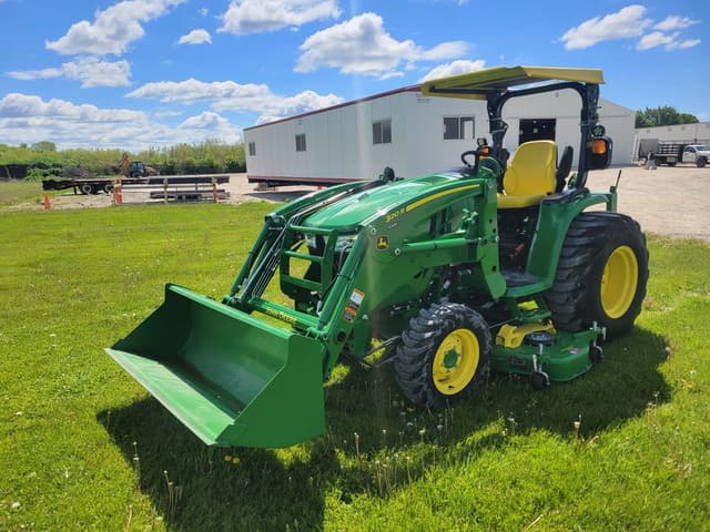 Image of John Deere 3033R equipment image 1