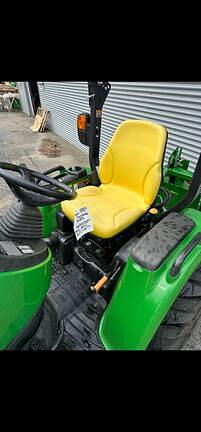 Image of John Deere 3033R equipment image 1