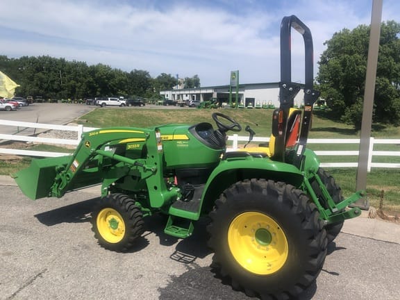 2021 John Deere 3033R Image
