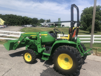 Main image John Deere 3033R